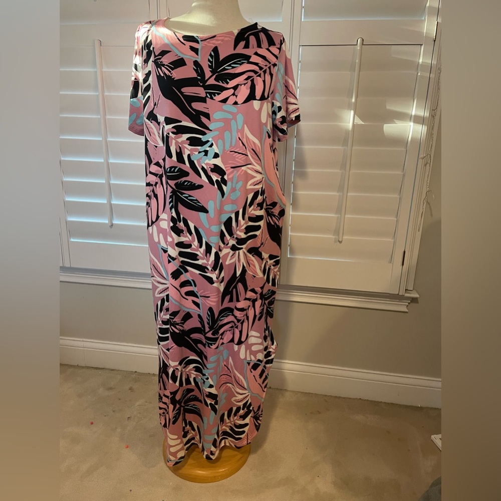 Maxi dress. 2X. New With Tags